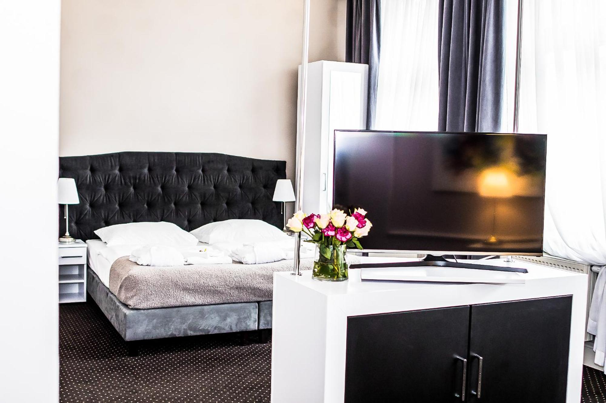 Aparthotel Platinum Apartamenty Иновроцлав Екстериор снимка