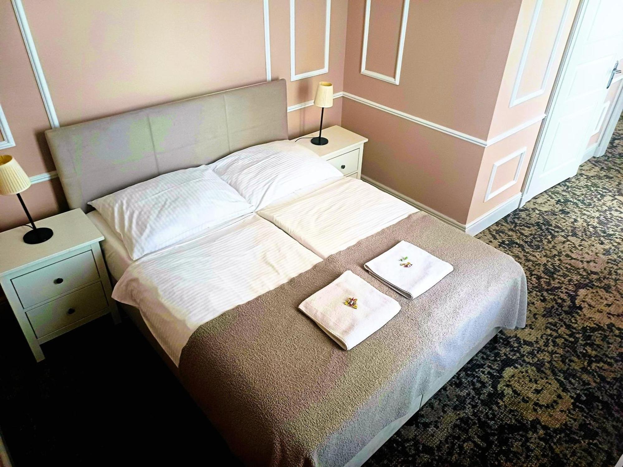 Aparthotel Platinum Apartamenty Иновроцлав Екстериор снимка